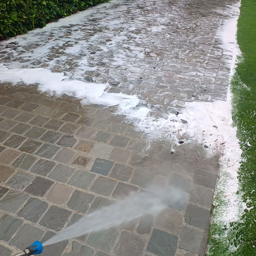 Terras of oprit laten reinigen